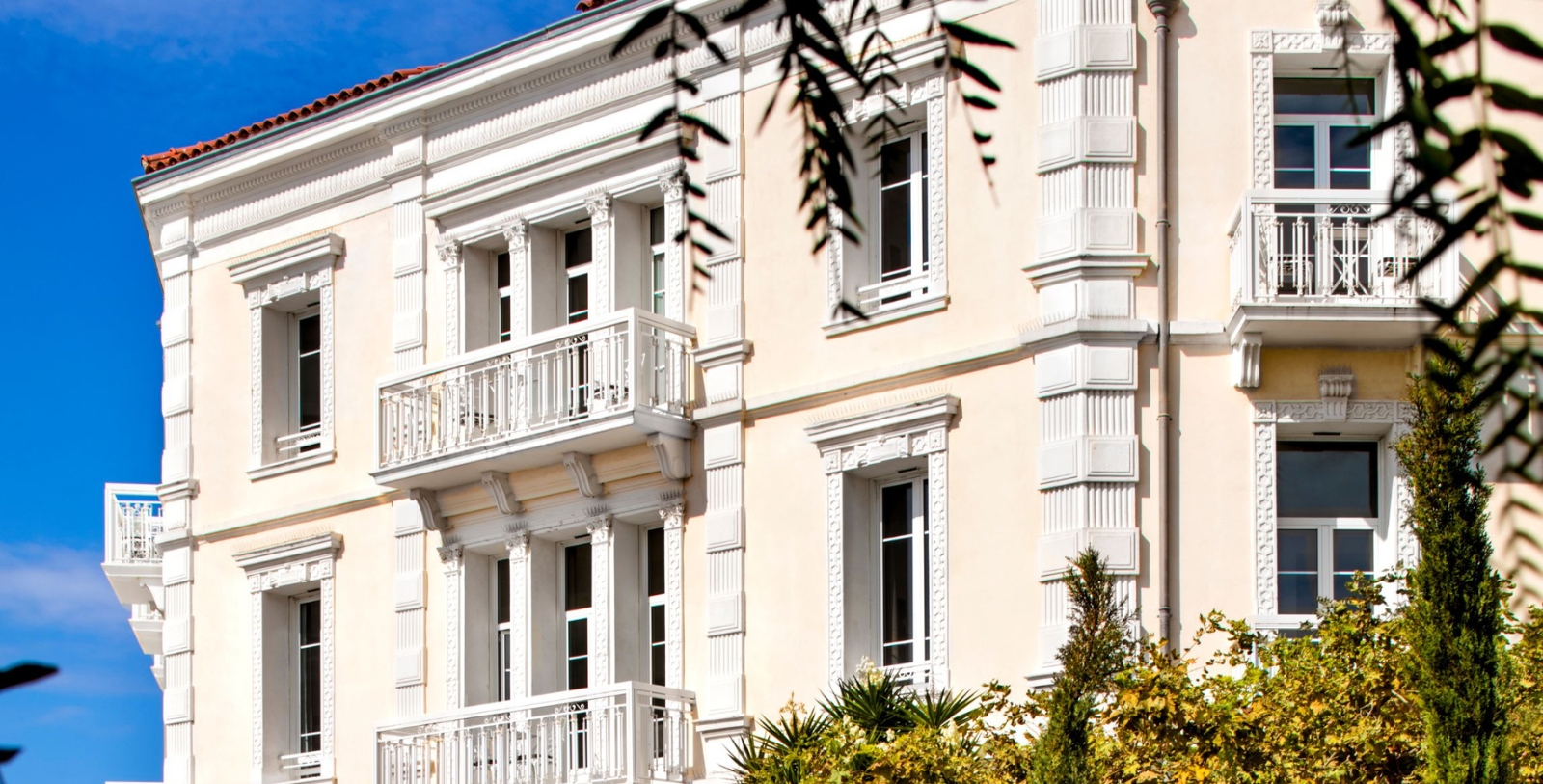 Grand Hotel des Sablettes Plage, Curio Collection by Hilton