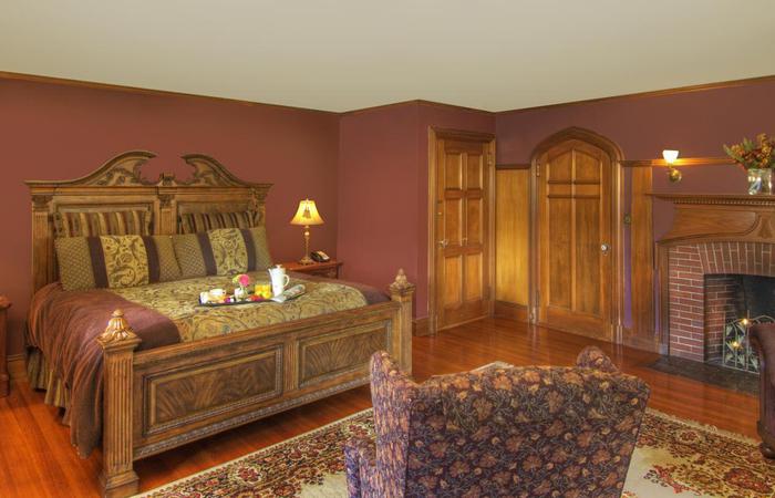 Exterior evening at Castle Hill Resort and Spa in Cavendish, Vermont.