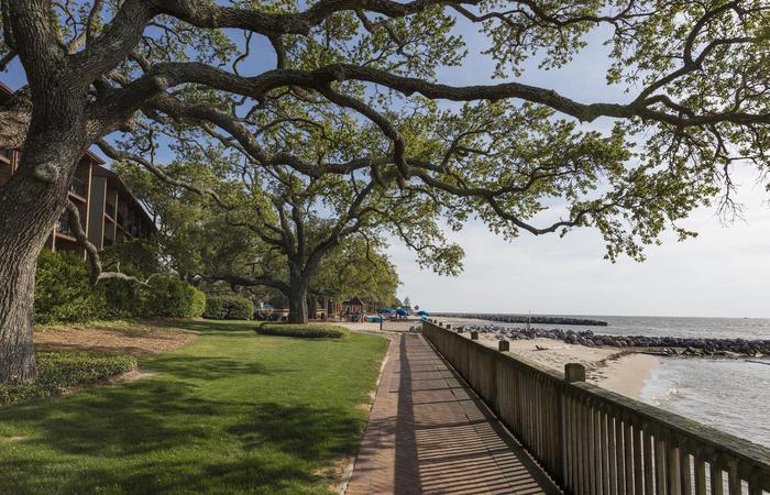 
      Historic & Heritage Sites
