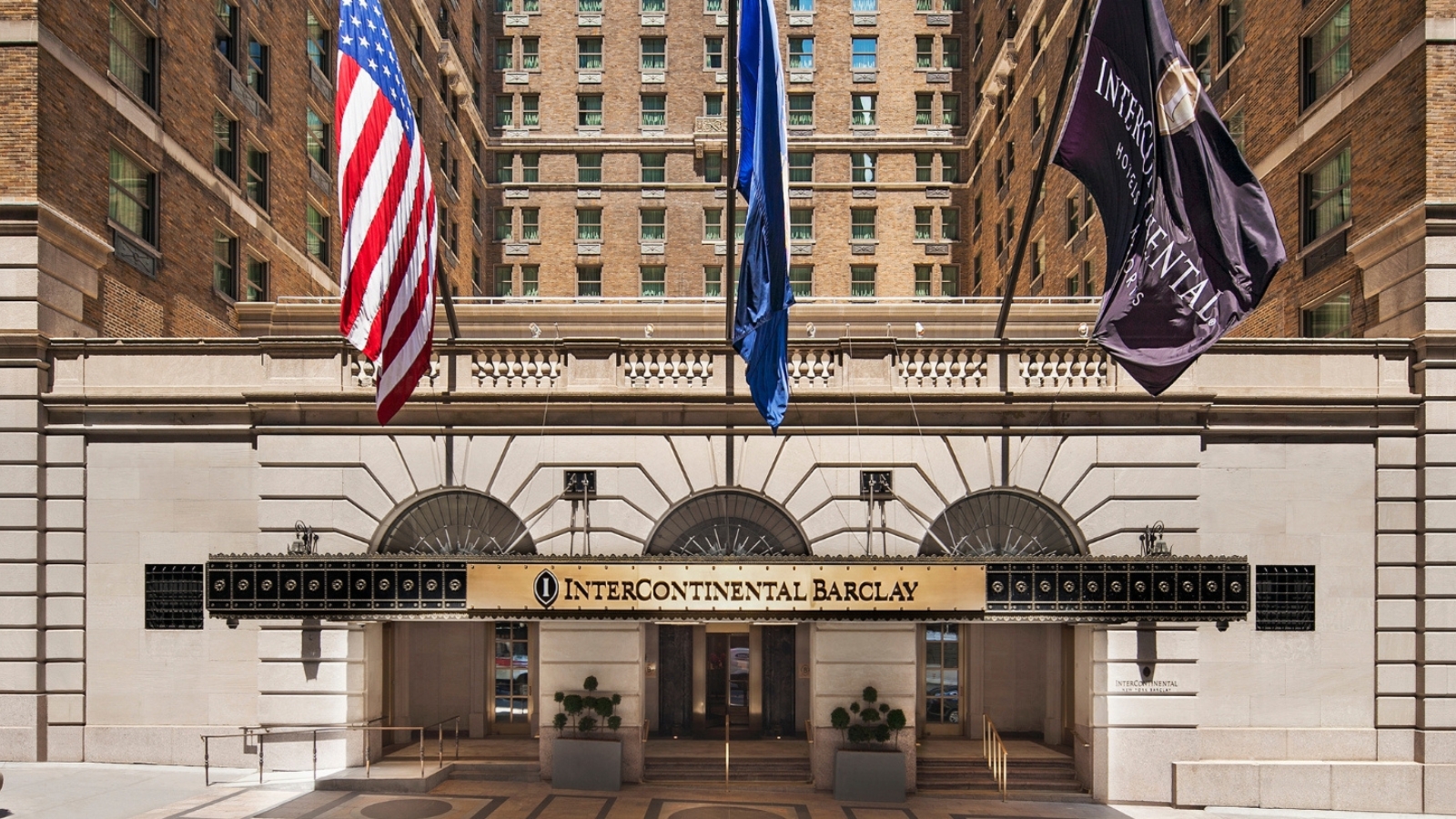 Image of Hall of Mirrors at the Hilton Cincinnati Netherland Plaza in Ohio.