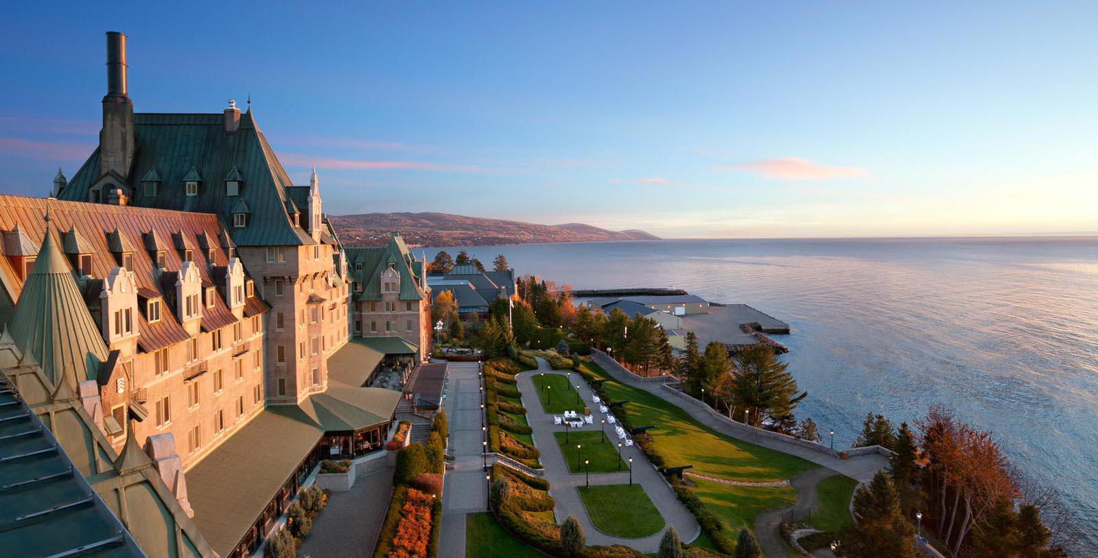 Discover unrivaled views of the St. Lawrence River from atop the Point-au-Pic.