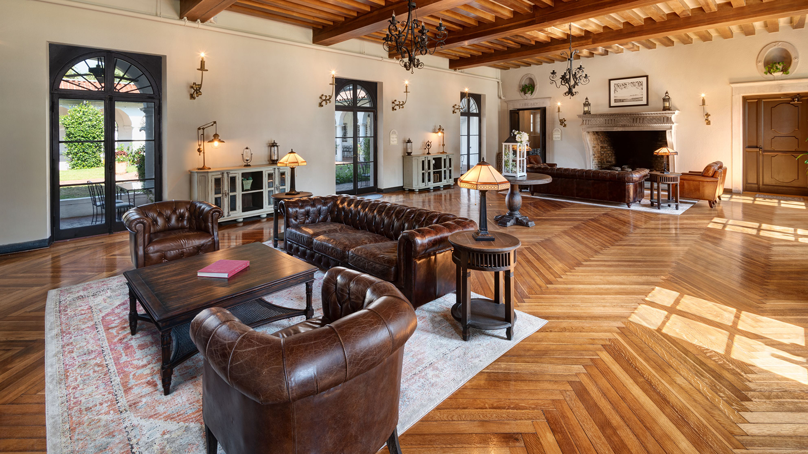 Image-of-Crane-Cottage-Lobby-Jekyll-Island-Club-Resort-Georgia